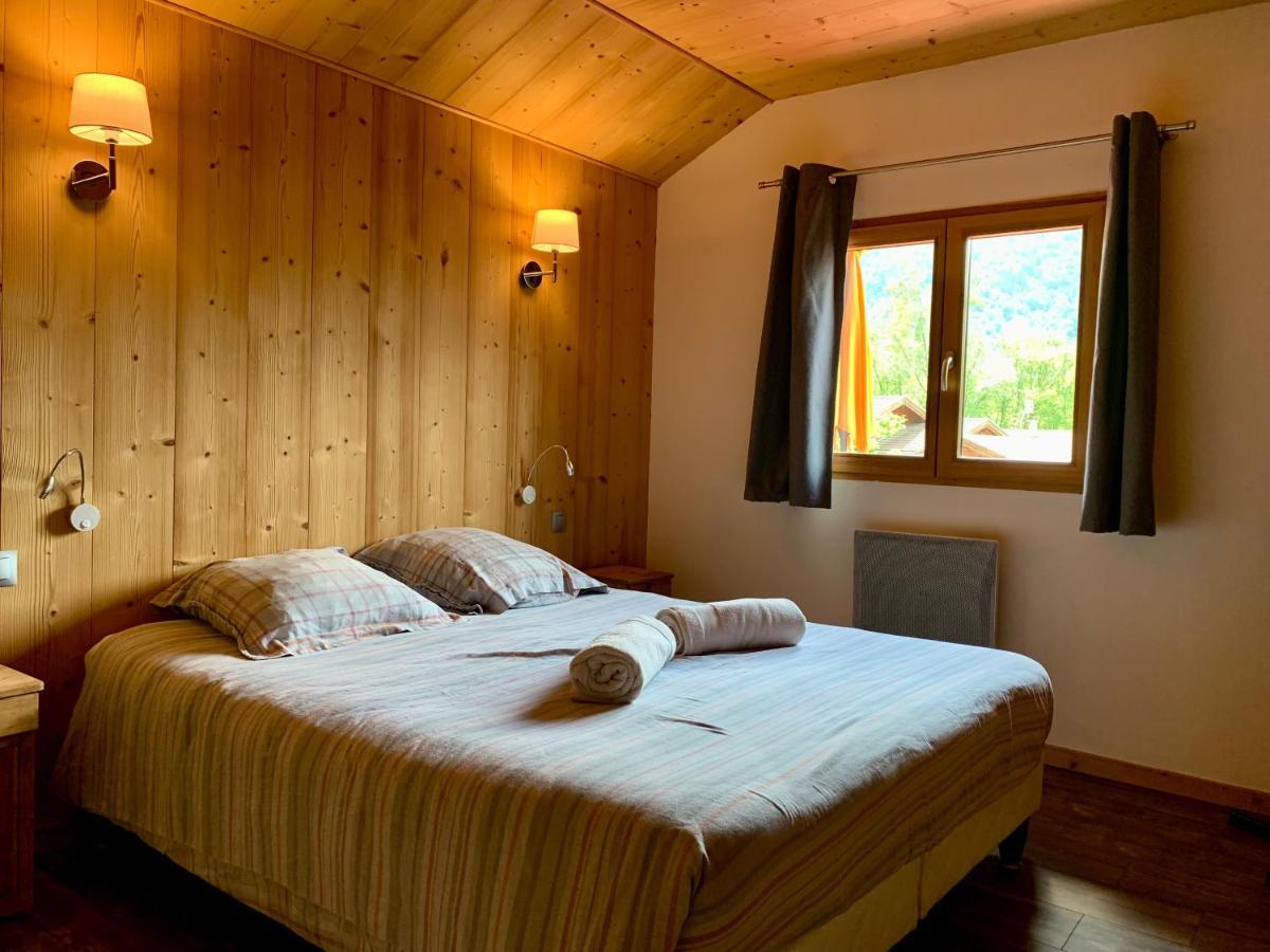 Appartement Avec Jacuzzi Dans Chalet Prive, Grande Terrasse, Parking Gratuit Les Houches Exterior photo